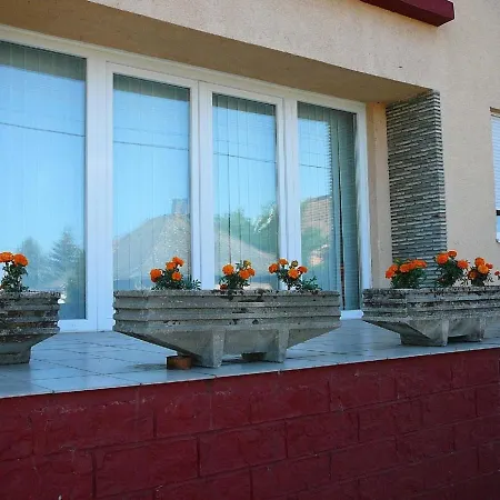 Grosses Ferienhaus In Fonyd Mit Grosser Terrasse